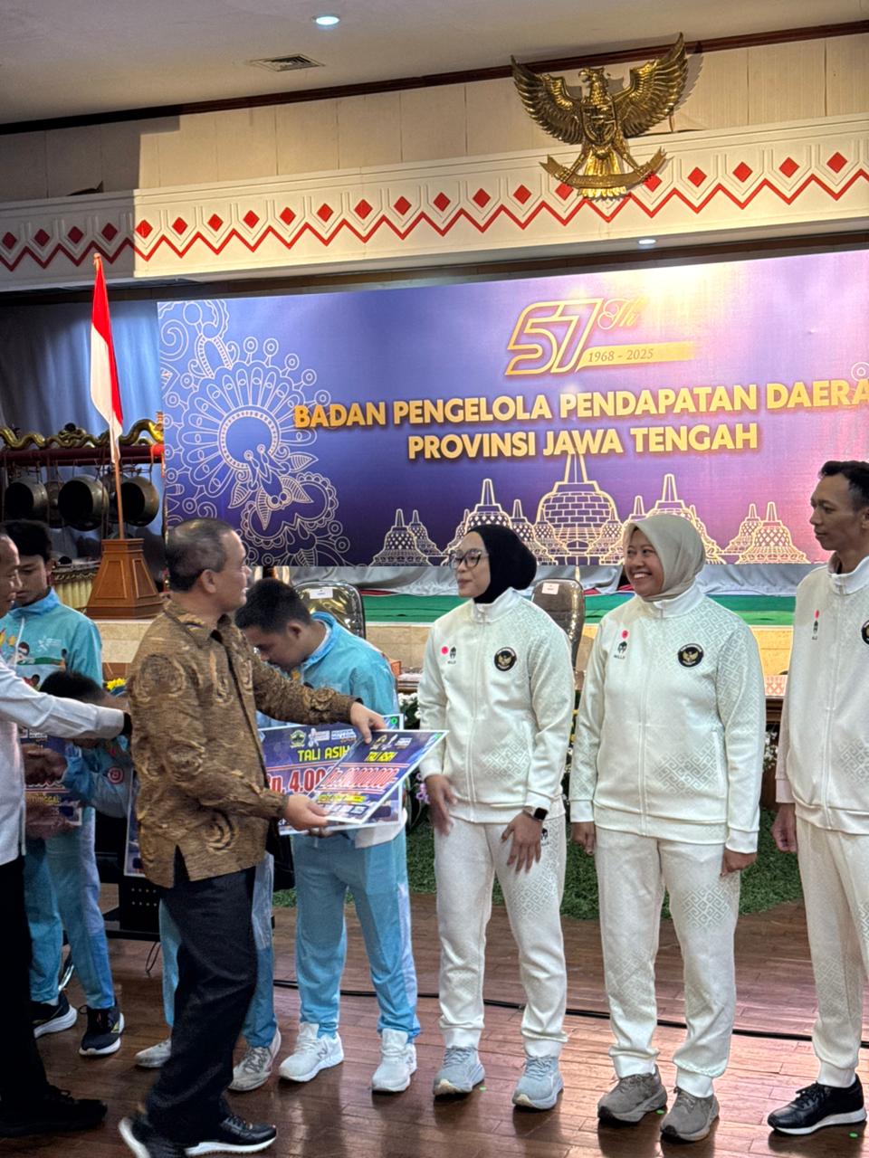 Gubernur Jawa Tengah Kucurkan Tali Asih Rp4,9 Miliar untuk Atlet dan Pelatih Berprestasi Tahun 2025