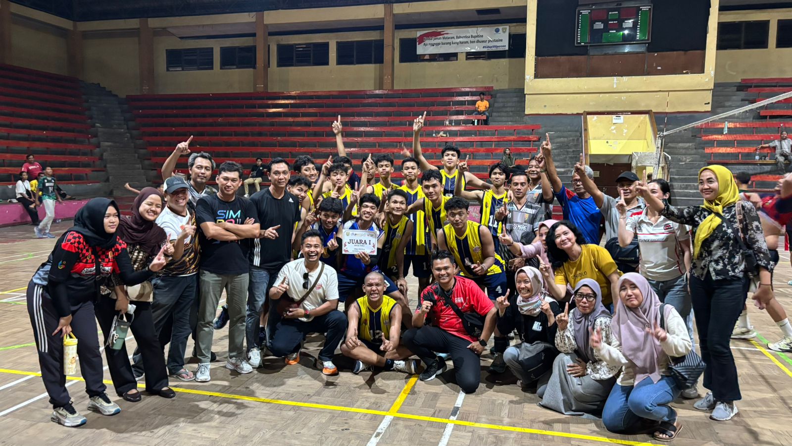 Kota Semarang sabet emas bola voli putra